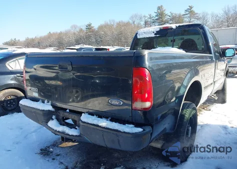 2001 Ford F-250 z USA, uszkodzony, nr VIN 1FTNF21L71ED35110